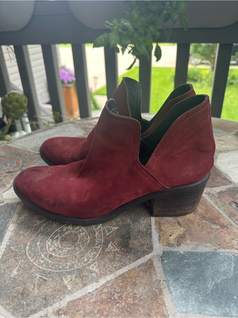 Bueno size 39Women’s Suede Ankle Booties — Burgundy - Picture 3 of 12
